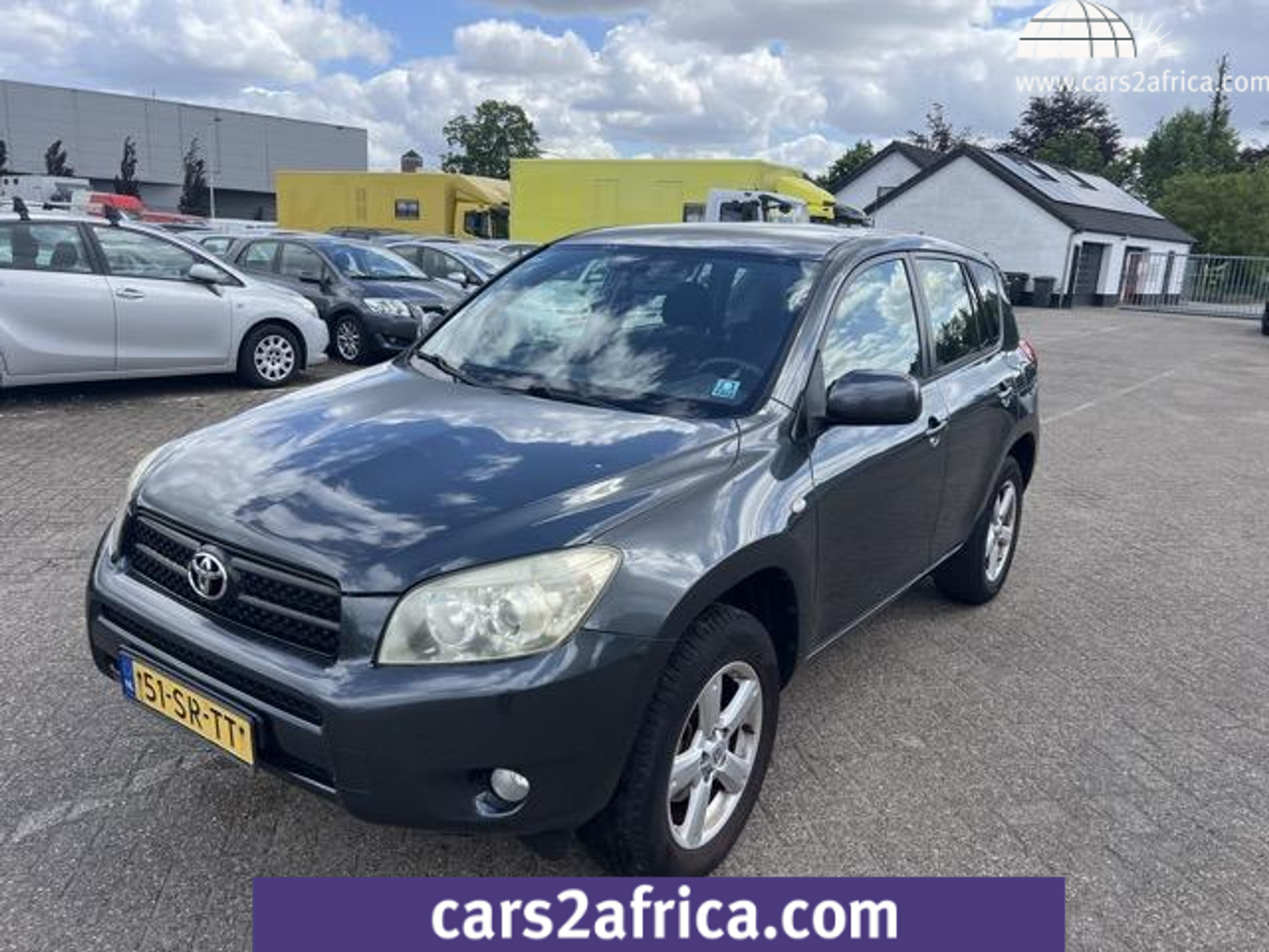 55851078-19.jpg