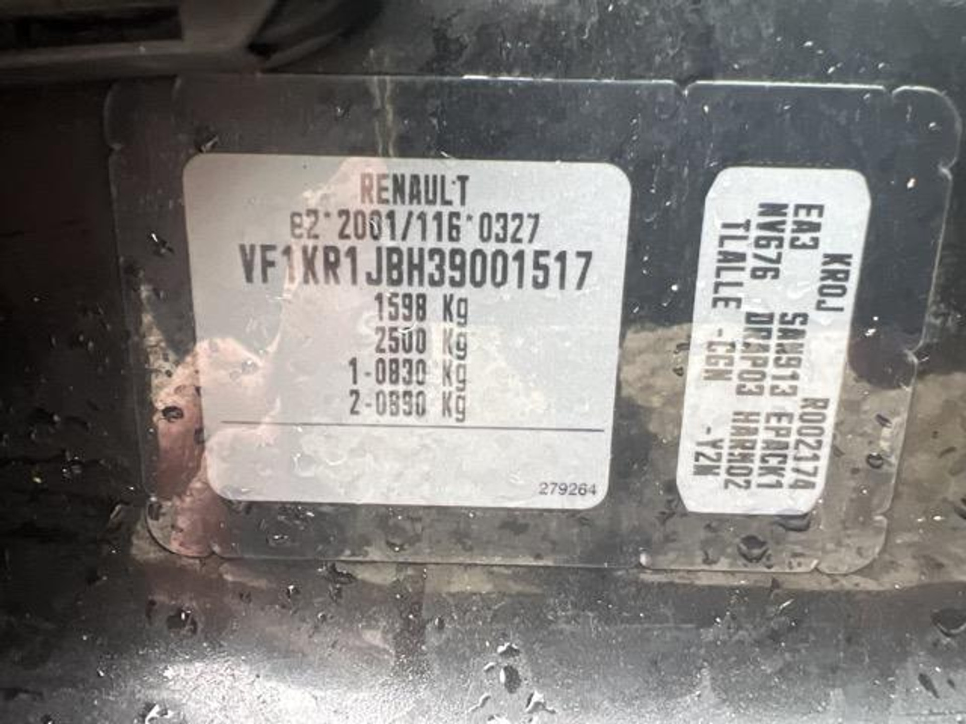 48406491-14.jpg